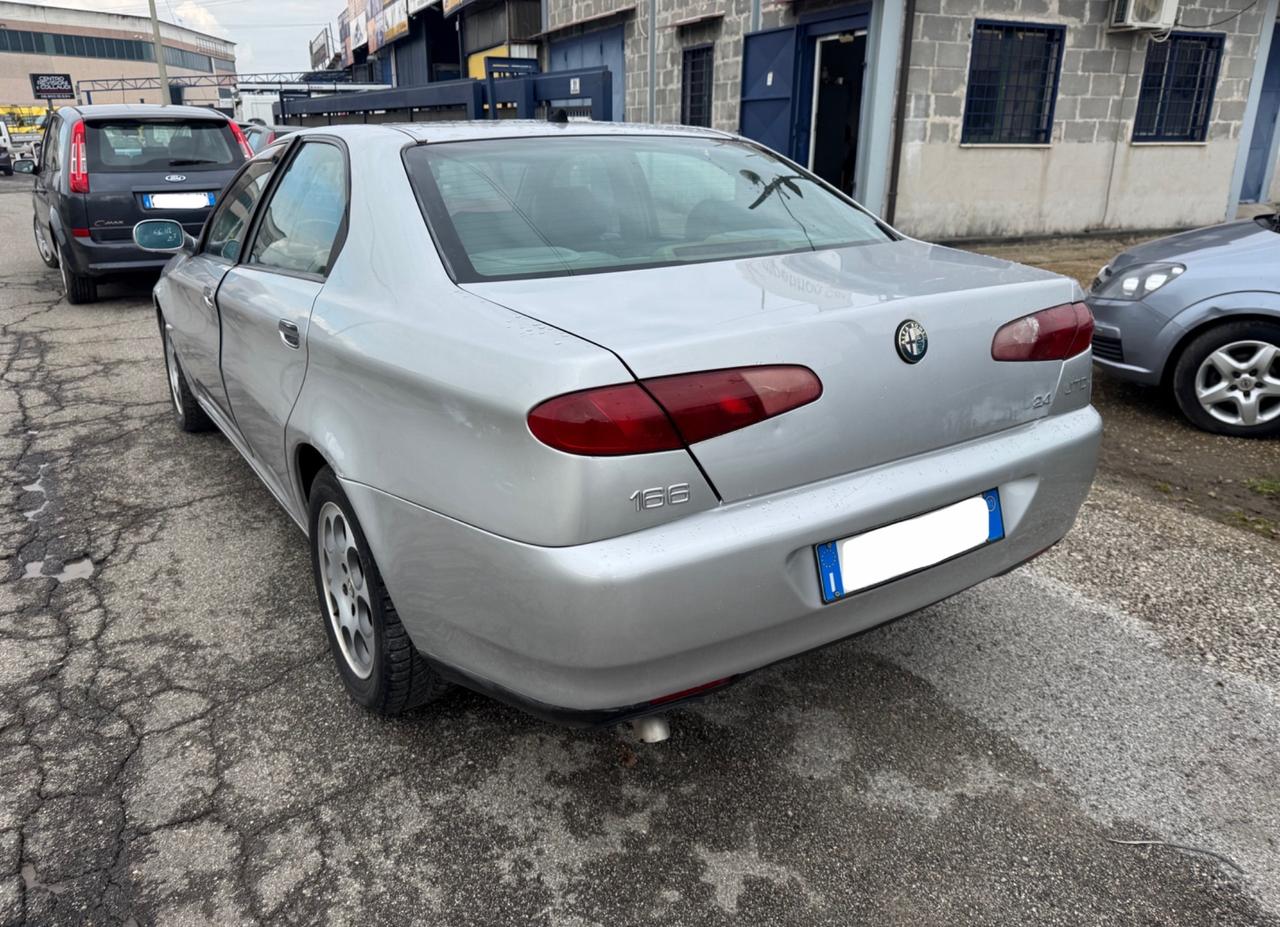 Alfa Romeo 166 2.4 JTD cat Distinctive