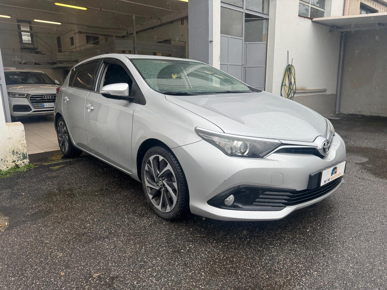 TOYOTA Auris 1.6 D-4D Lounge