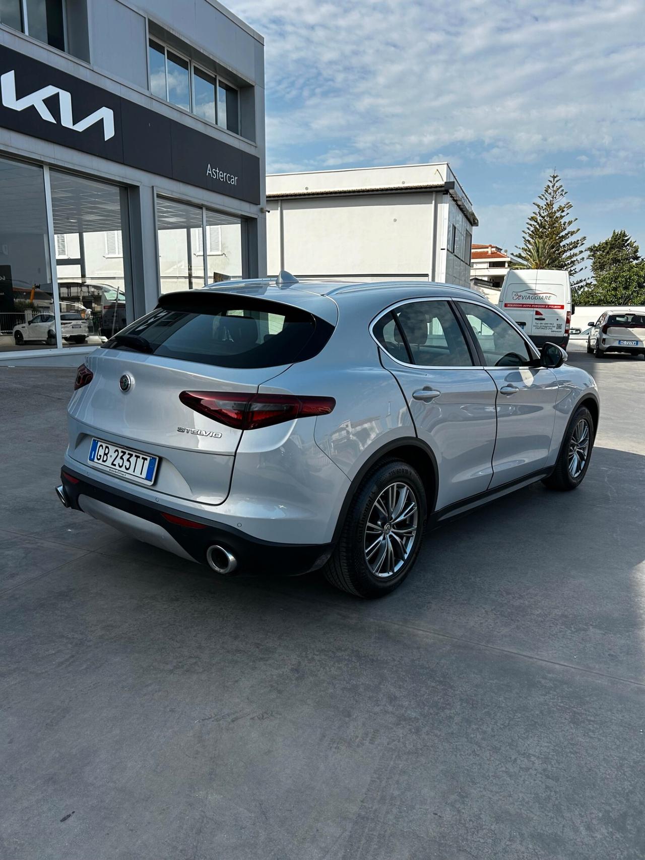 Alfa Romeo Stelvio 2.2 Turbodiesel 160 CV AT8 RWD Super