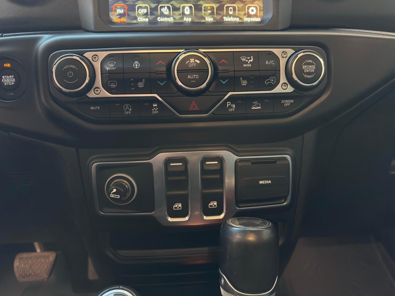 Jeep Wrangler 2.0 Turbo Sahara 272 cv