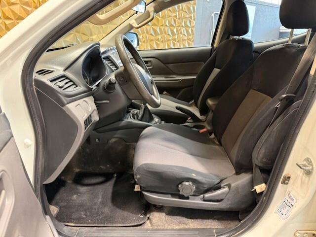 Mitsubishi L200 2.4 DI-D/154CV Double Cab Invite