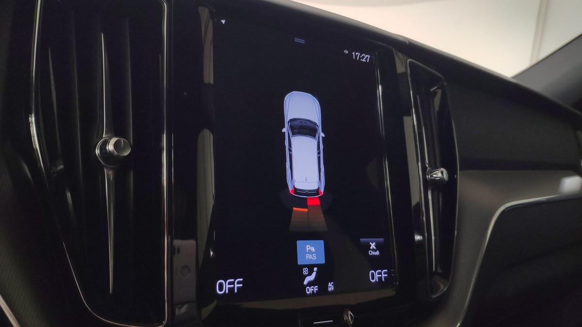 VOLVO Xc60 B5 Mild Hybrid (D) Awd Geartronic R-Design