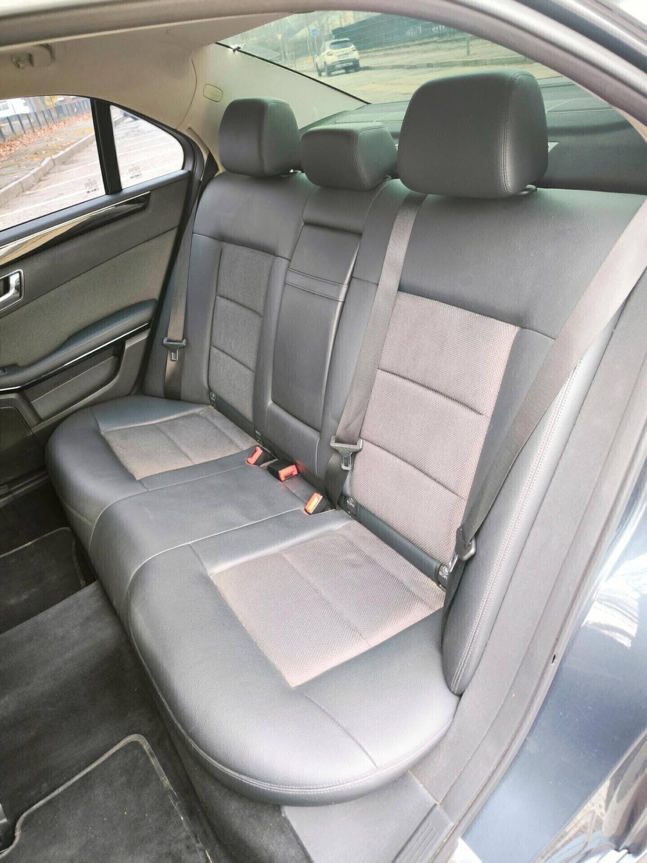 Mercedes-benz E 220 CDI BlueEFFICIENCY Avantgarde AMG