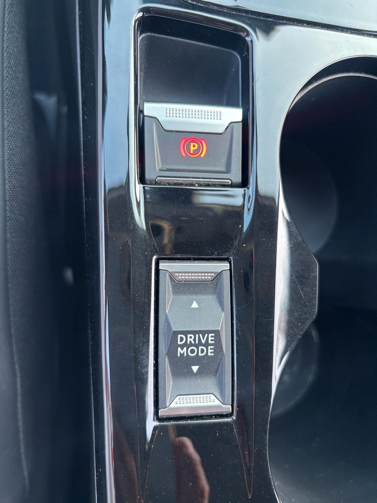 Peugeot 2008 BlueHDi 130 EAT8 Allure-2021