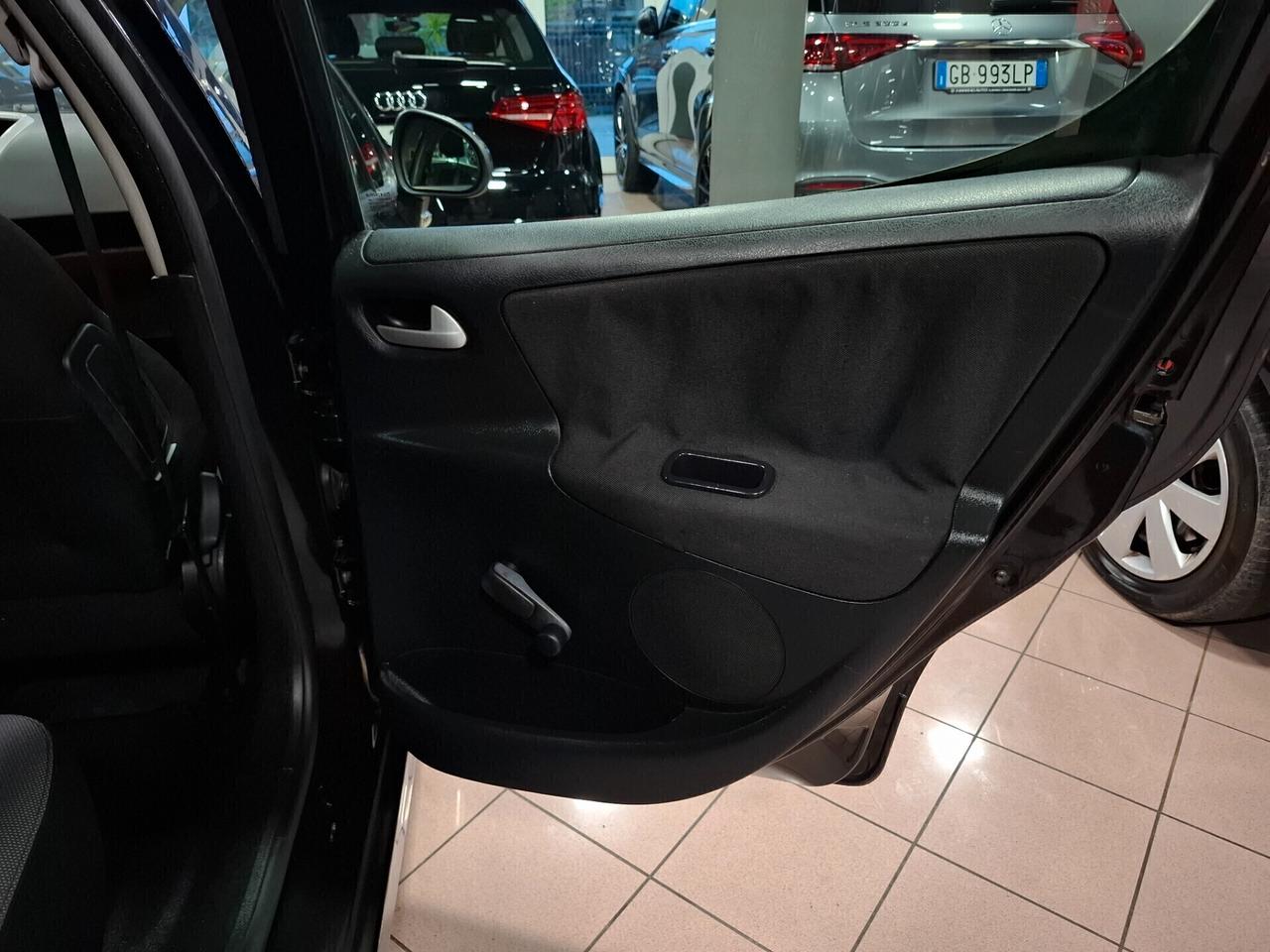 Peugeot 207 1.4 benzina Neopatentato