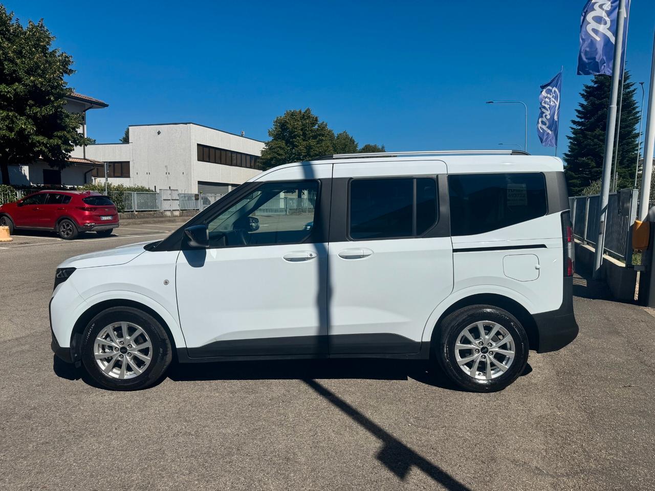 Ford Tourneo Courier 1.0 EcoBoost Titanium