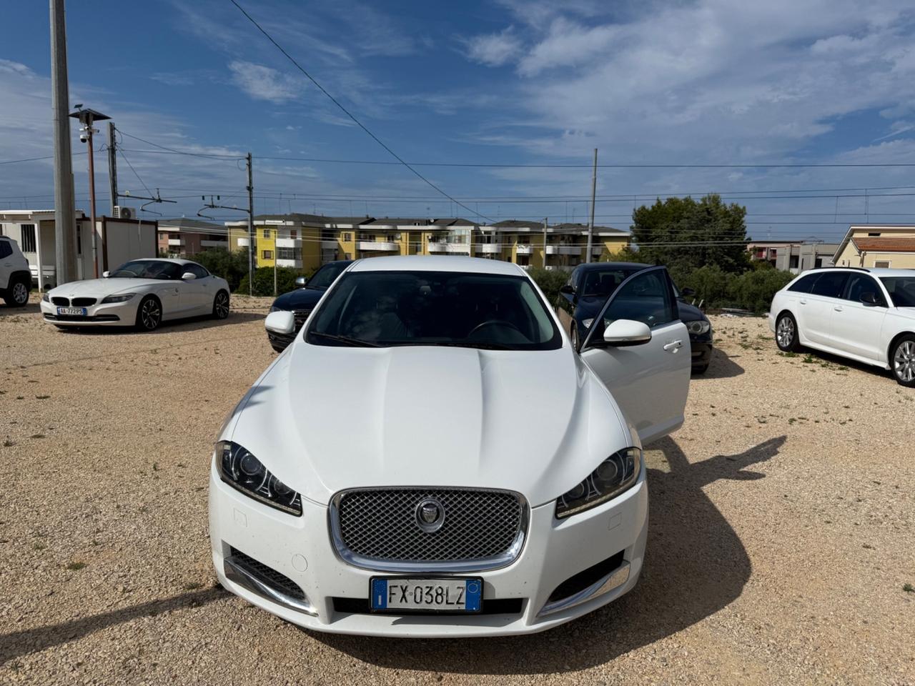 Jaguar XF 2.2 D 190 CV 7.499€ PERMUTE