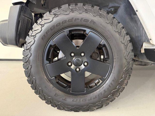 JEEP Wrangler Unlimited 2.8 CRD DPF Sahara Auto