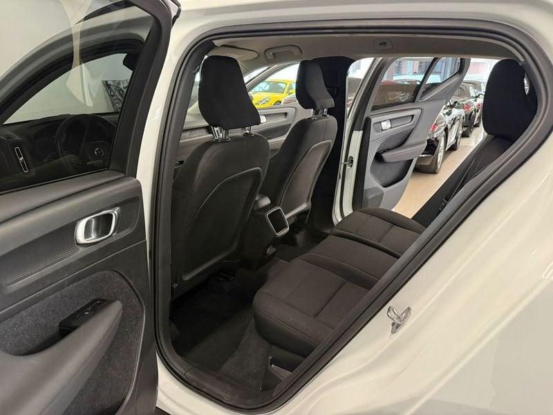 Volvo XC40 T2 Momentum Core