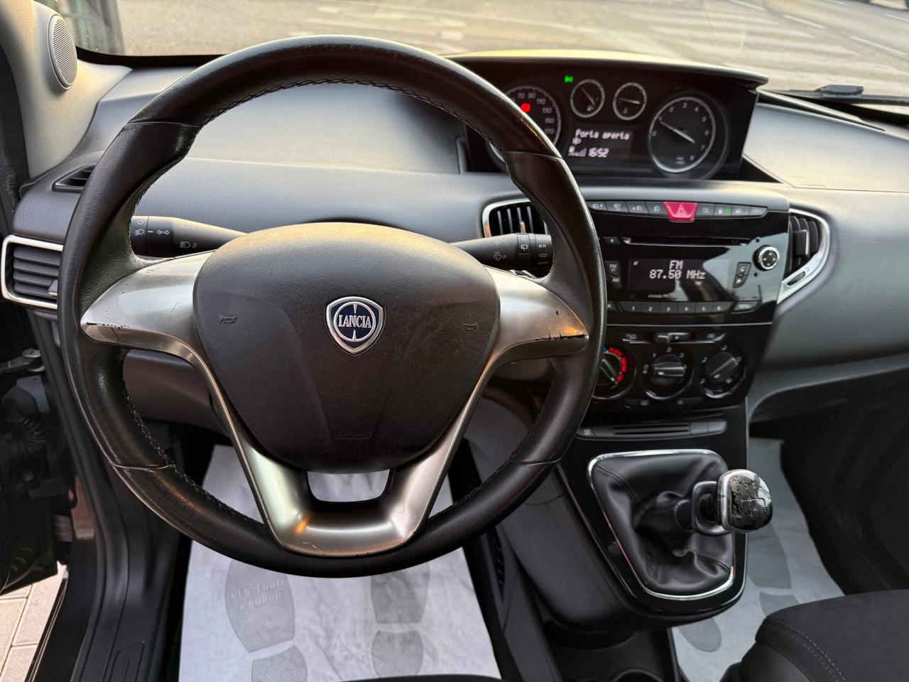 Lancia Ypsilon 1.2 69 CV 5 porte GPL Ecochic Gold