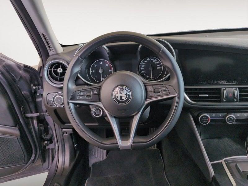 Alfa Romeo Giulia 2.2 Turbo AT8 160CV Business
