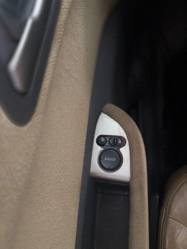 HONDA FR-V 1.8 16V i-VTEC Executive Navi LH