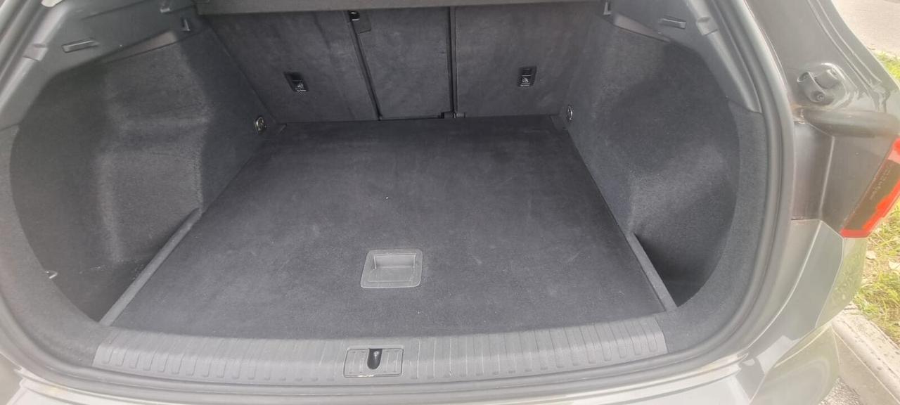Audi Q3 35 TDI quattro S tronic Business