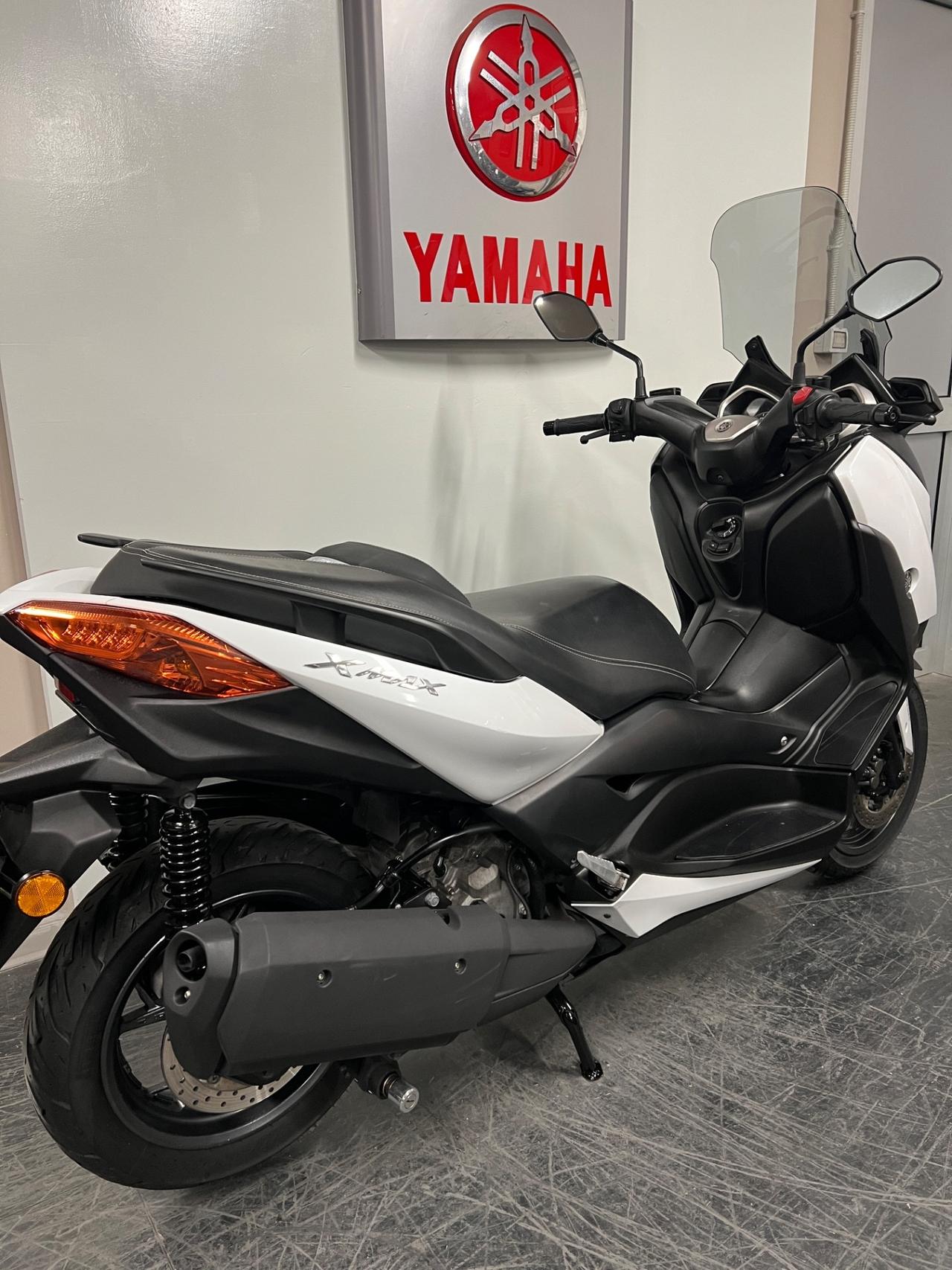 Yamaha X-Max 300