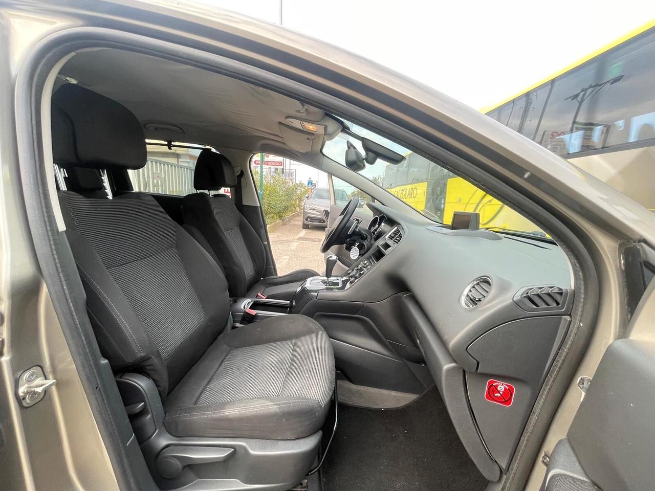 Peugeot 5008 1.6 e-HDi 112CV Stop&Start cambio robotizzato Family