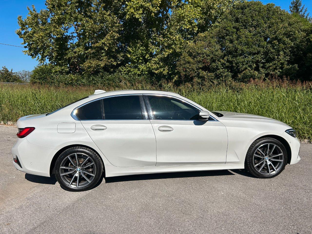 BMW 320 d mhev 48V Sport auto