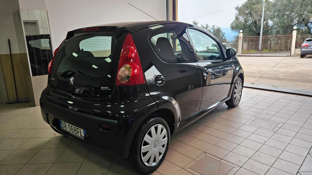 Peugeot 107 1.0 68CV 5p. Urban Move