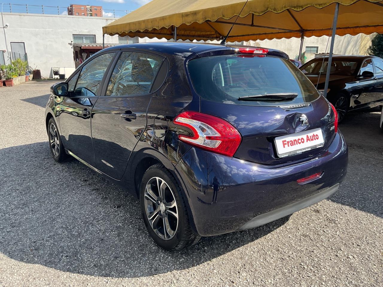 Peugeot 208 1.4 HDi 68 CV 5 porte Allure OK NEOPATENTATI