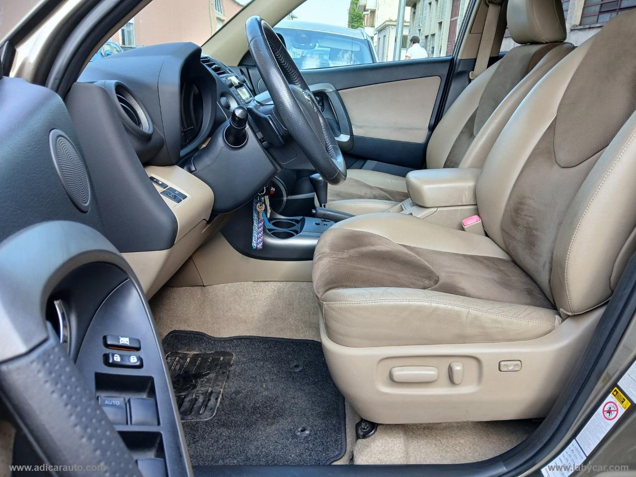 TOYOTA RAV4 Crossover 2.2 D-Cat A/T 150CV