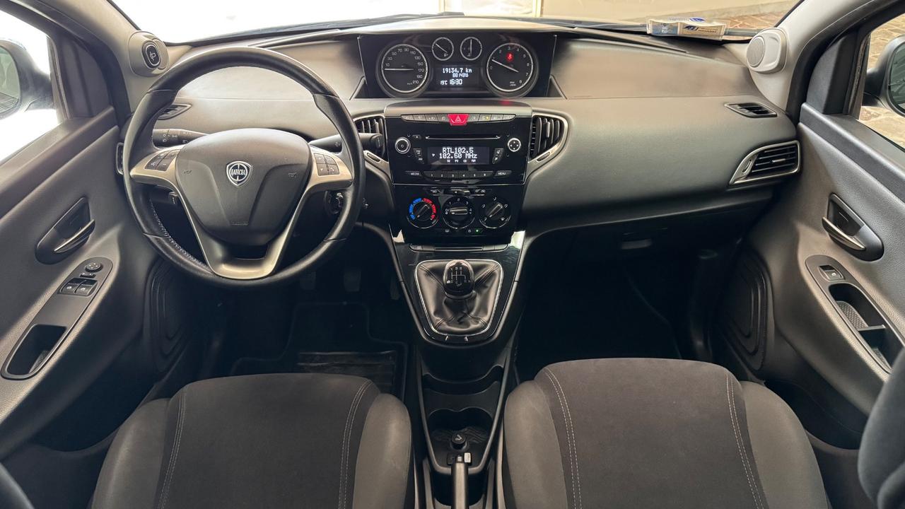 Lancia Ypsilon 1.2 69 CV 5 porte Silver-88.000 KM
