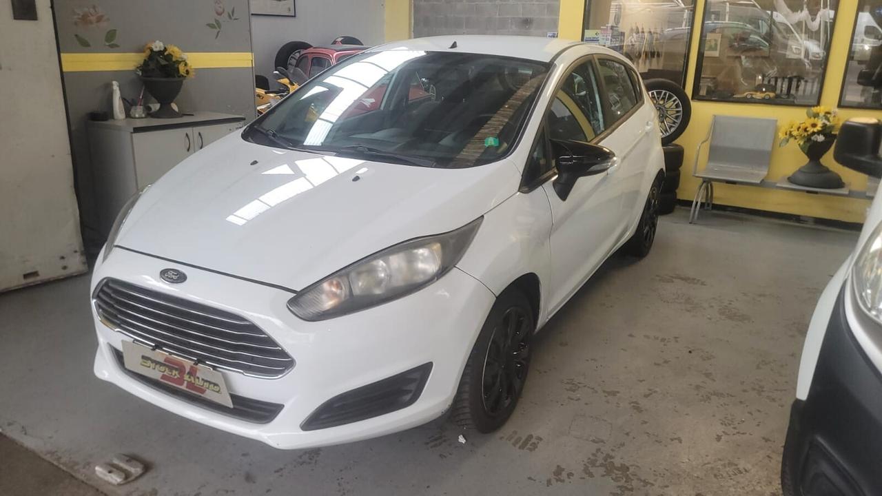 Ford Fiesta 1.5 TDCi. AUTOCARRO CON I POSTI