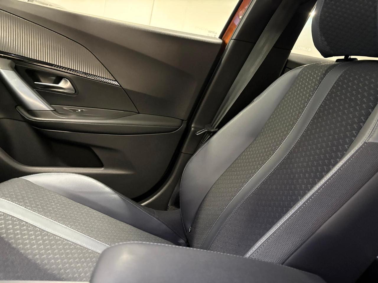 Peugeot 2008 ALLURE NAVI PACK PureTech 130 6mt SPOTICAR