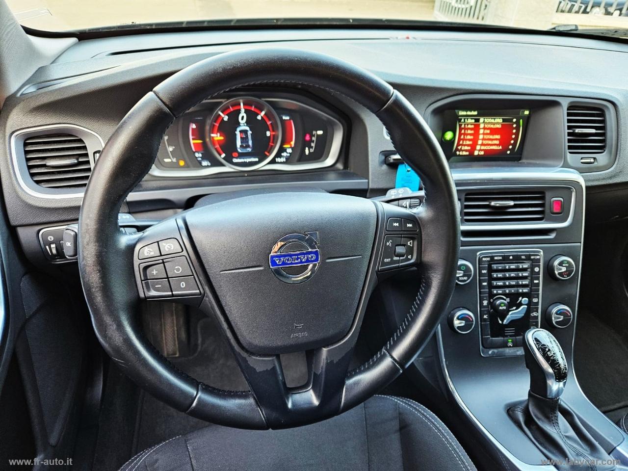 VOLVO V60 D3 Geartronic Summum