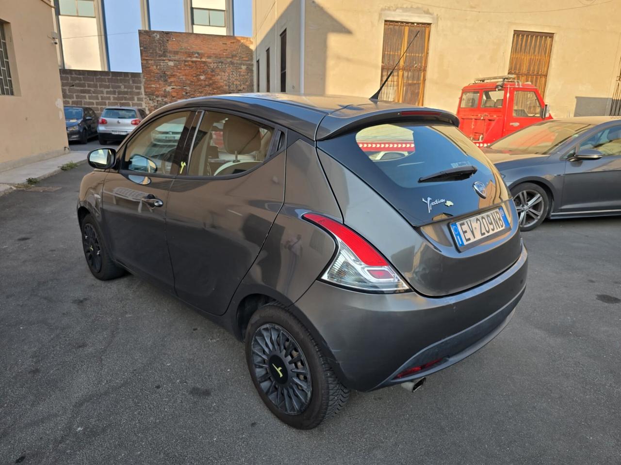 Lancia Ypsilon 1.2 69 CV 5 porte S&S Platinum