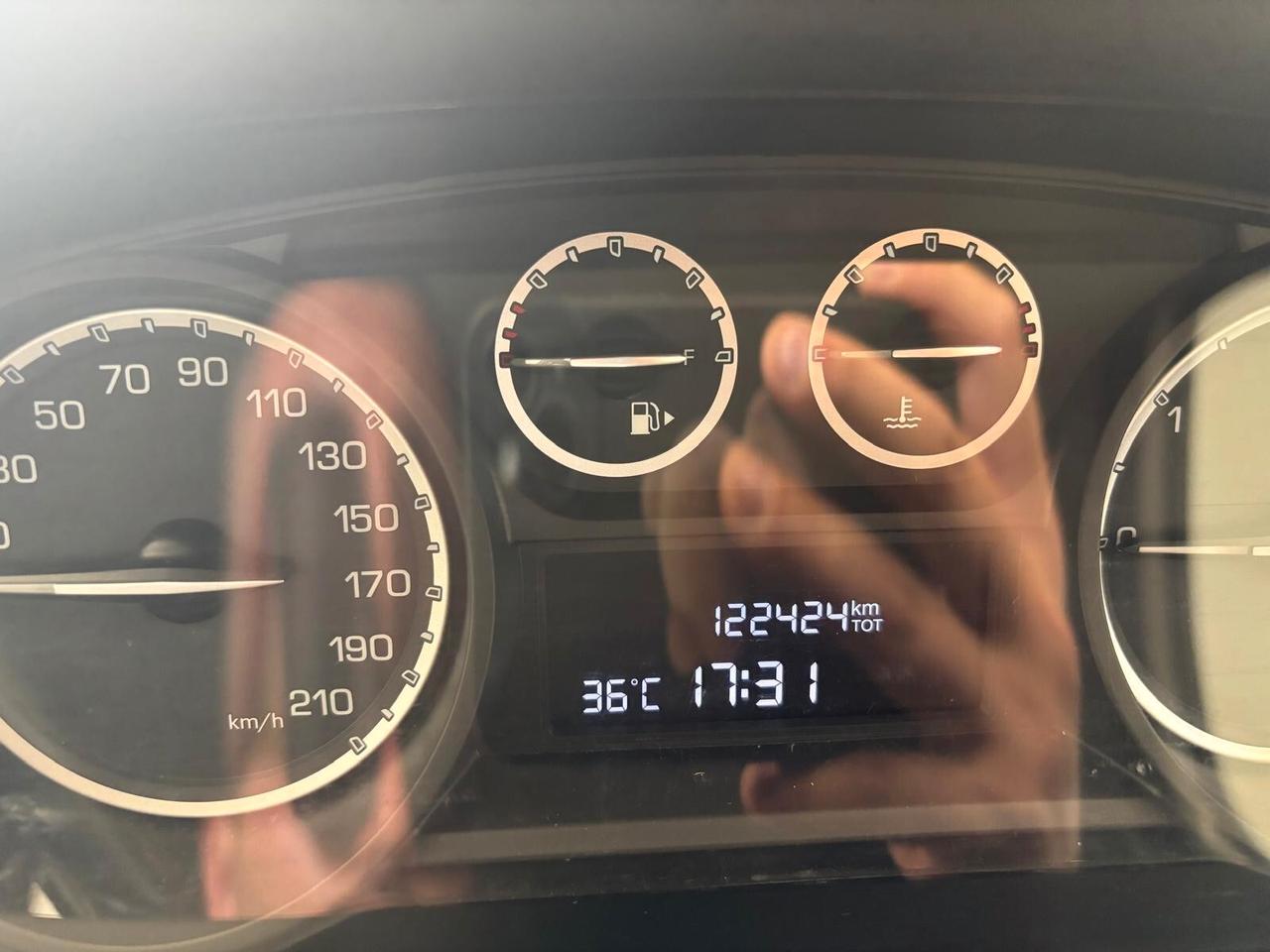LANCIA YPSILON ANNO 2012 DS 1.3 MULTIJET ADATTA NEOPATENTATI KM 122 MILA