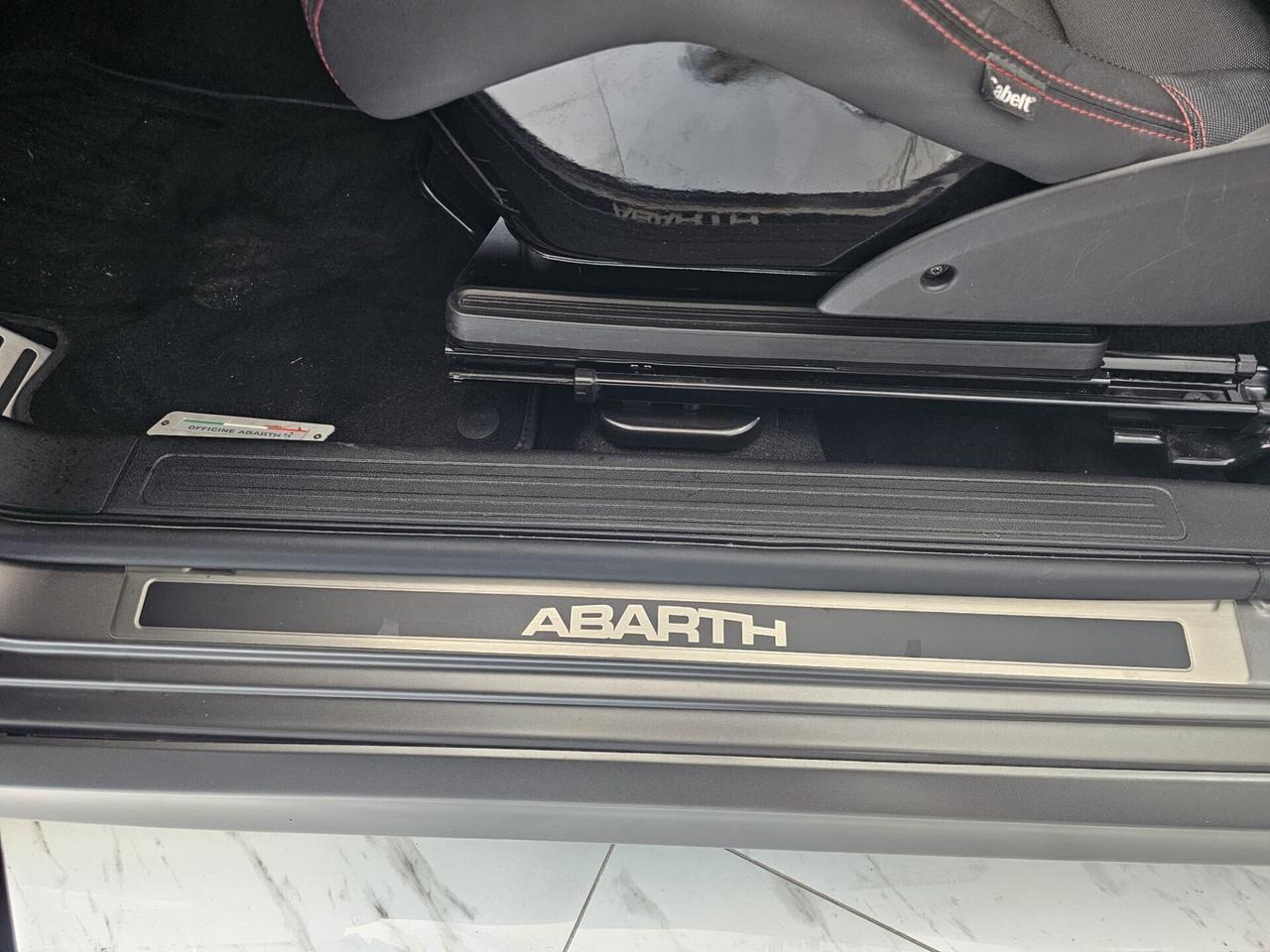 Abarth 595 C 1.4 Turbo T-Jet 180 CV Esseesse