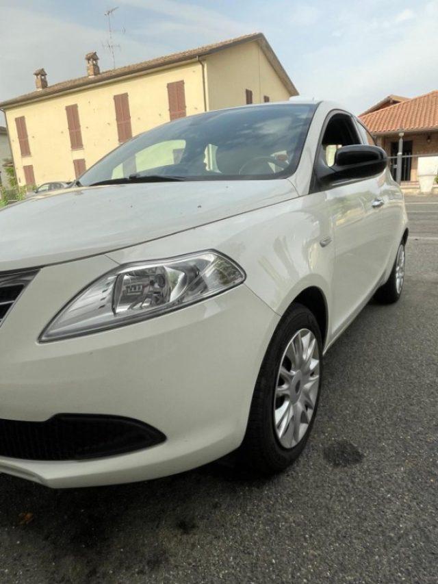 LANCIA Ypsilon 1.2 69 CV 5 porte Silver