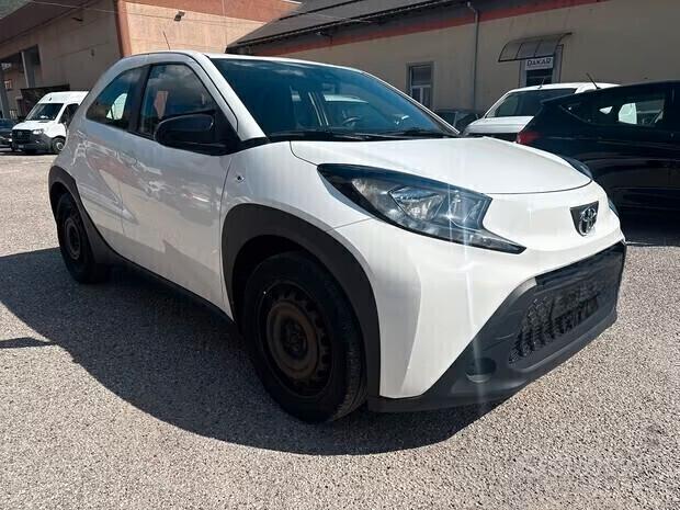 Toyota Aygo X 1.0 VVT-i 72 CV 5 porte Active S-CVT CAMBIO AUTOMATICO
