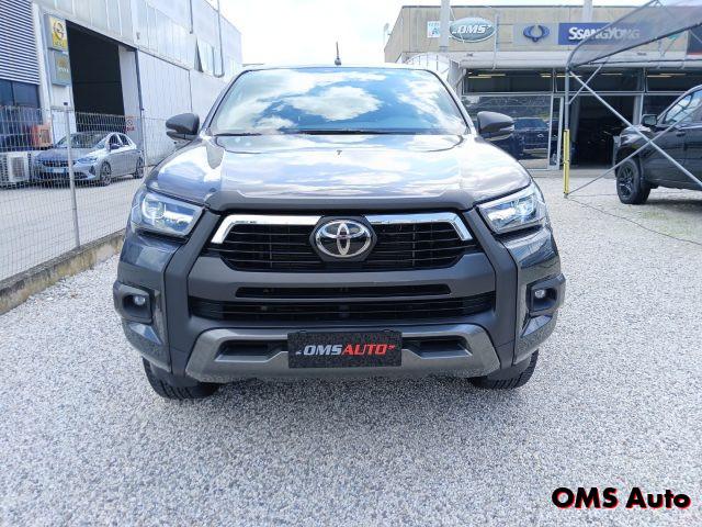 TOYOTA Hilux 2.8 D A/T 4WD 4 porte Double Cab Invincible N1