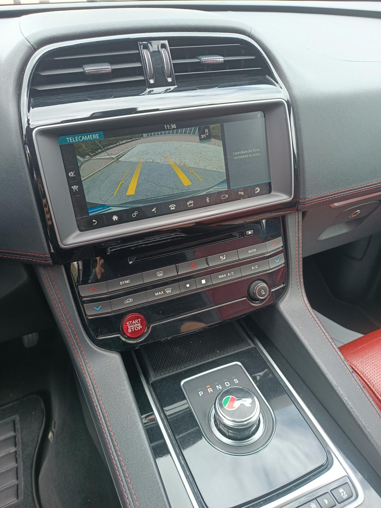 Jaguar F-Pace 2.0 D 180 CV AWD R-Sport