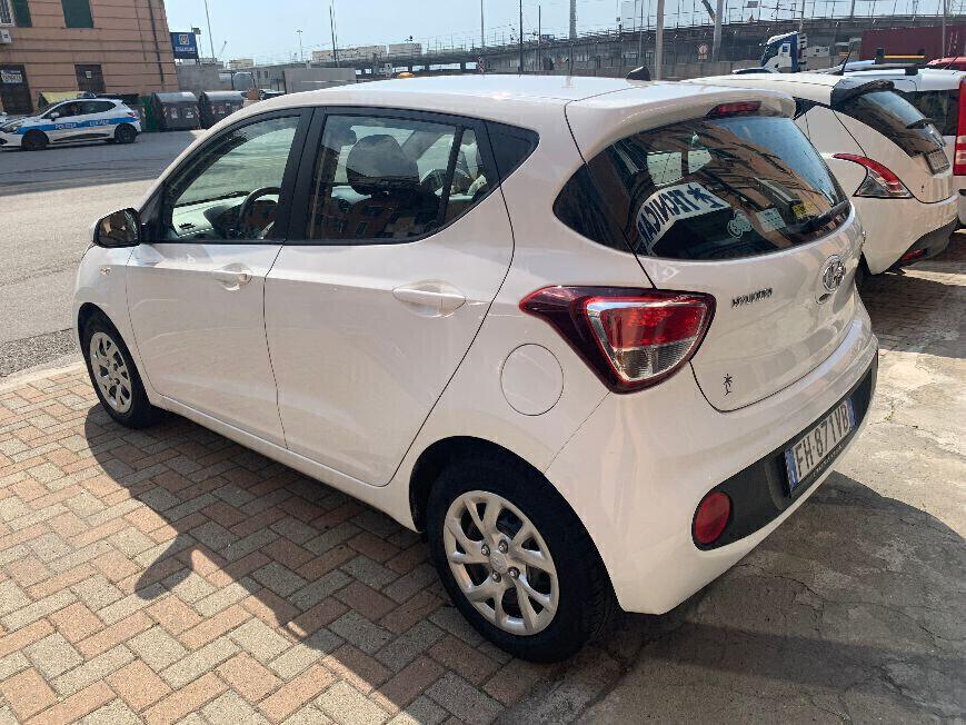 Hyundai i10 1.0 MPI Login -SOLO KM 45.000