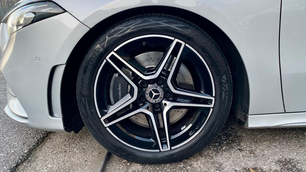 MERCEDES-BENZ CLASSE A250 2.0 PREMIUM 4-MATIC 224CV - ALCANTARA, SEDILI RISCALDABILI, PACCHETTO LUCI