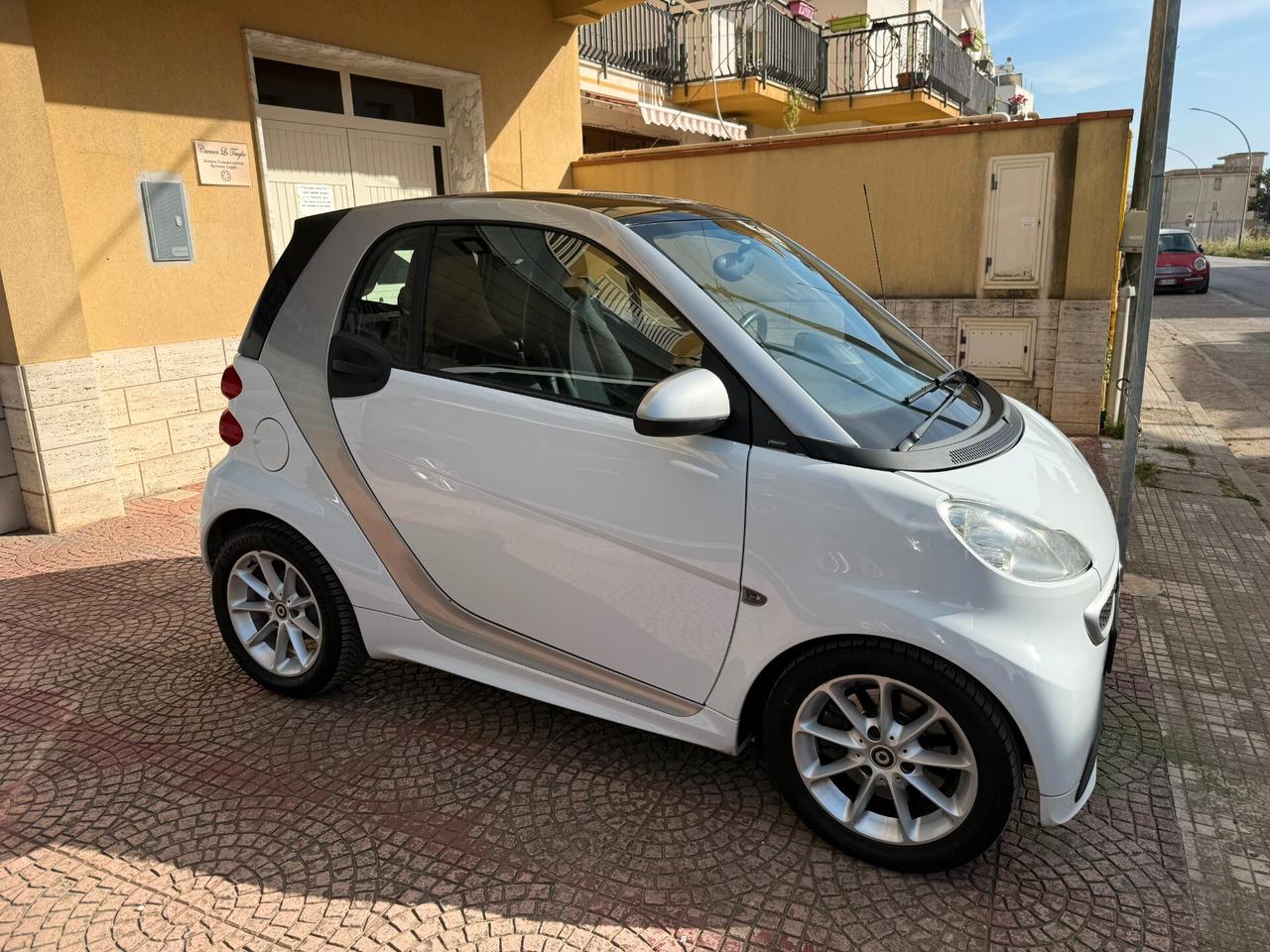 SMART FORTWO 1.0 71CV CON SERVOSTERZO