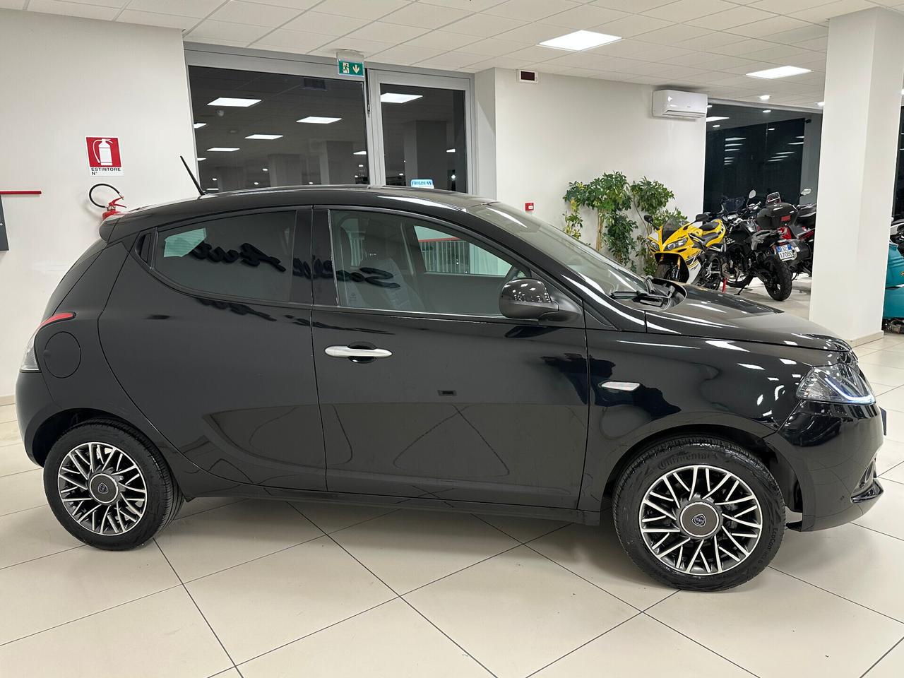 Lancia Ypsilon 1.0 FireFly Hybrid Gold Plus - 2023