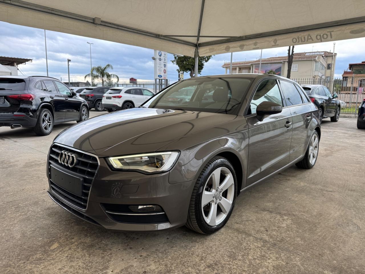 AUDI A3 2.0 TDI S TRONIC DESIGN