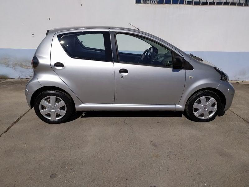 Toyota Aygo Aygo 5p 1.0 Now Connect Fin Zero