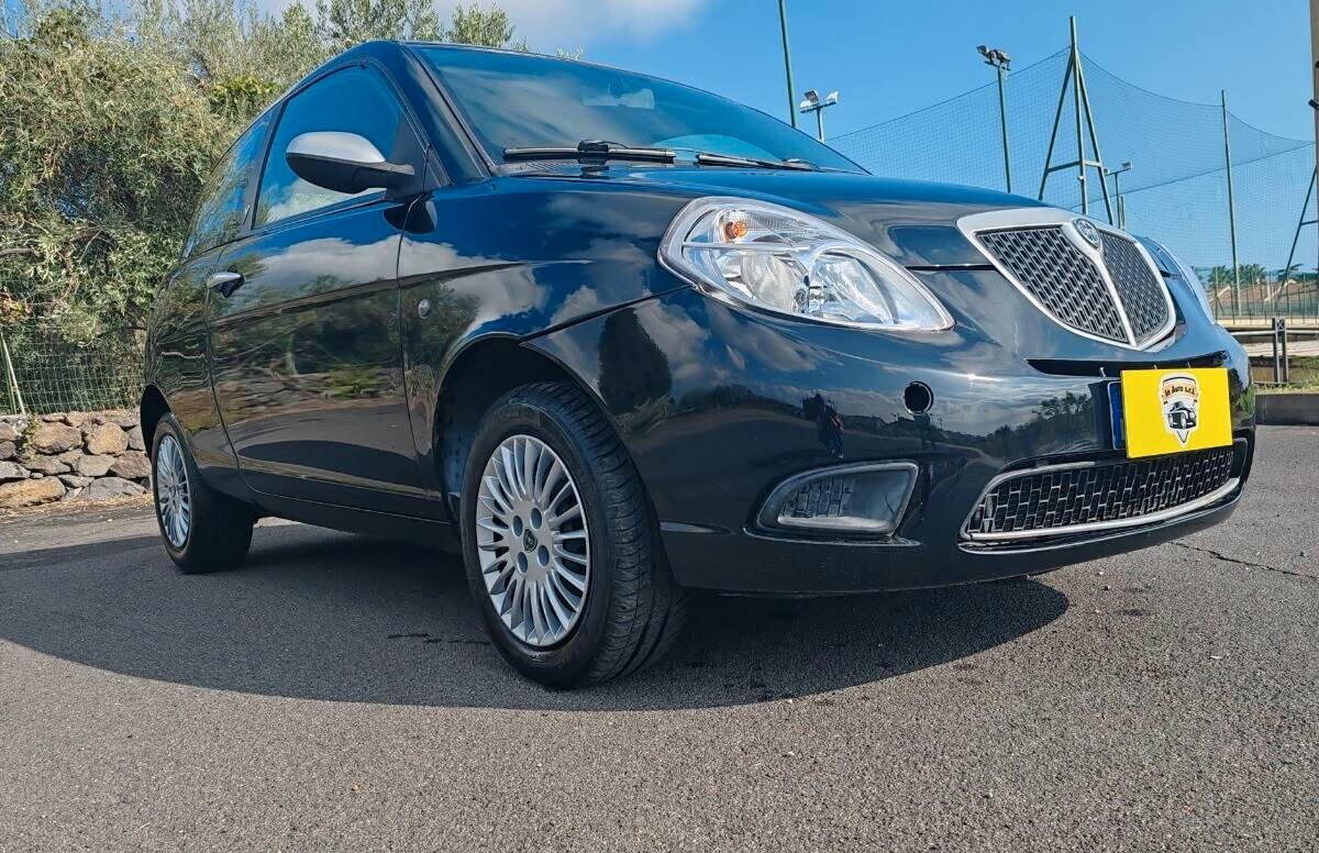 Lancia Ypsilon 1.2 Argento