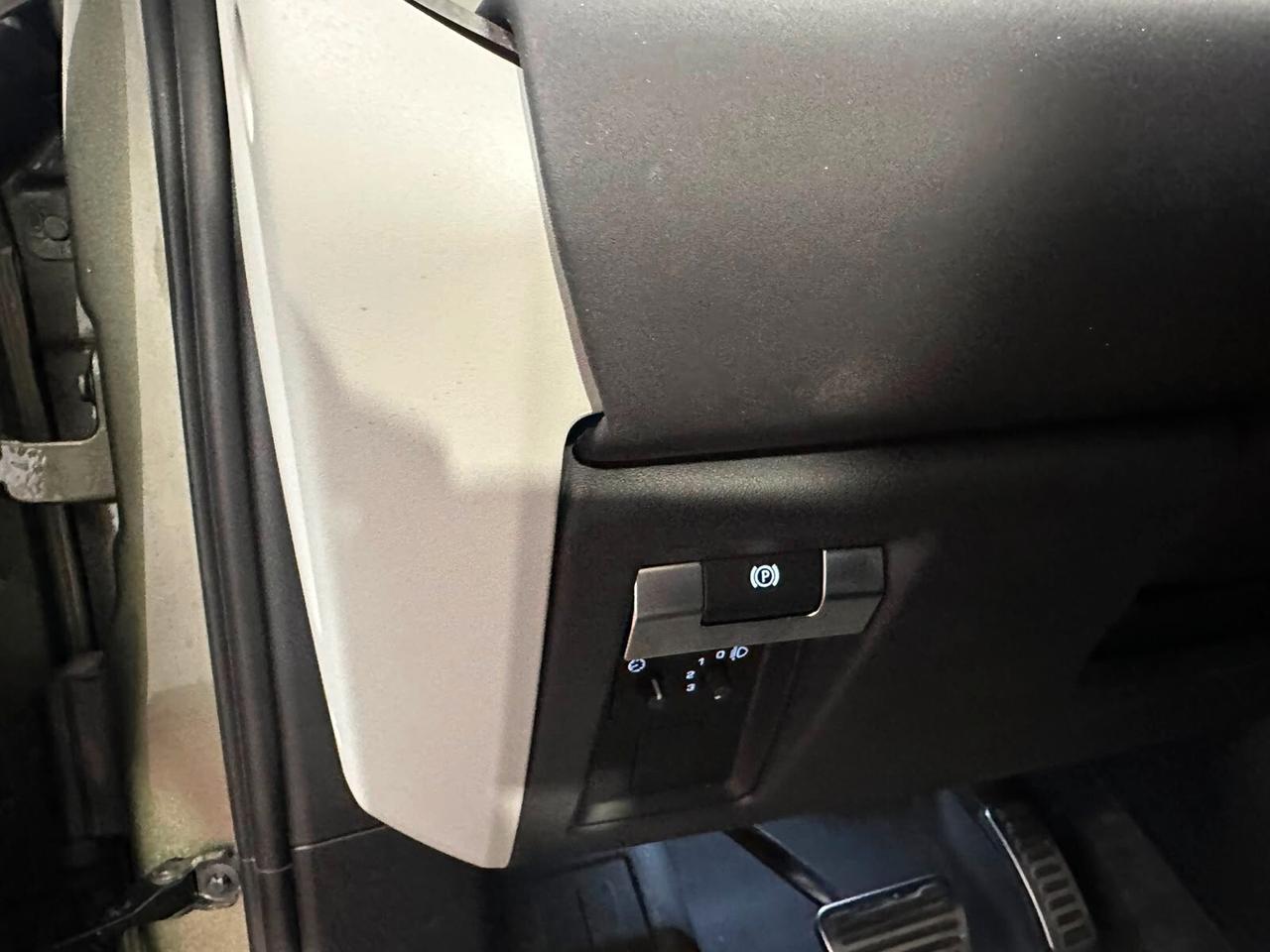 Land Rover Defender 90 3.0D I6 200 CV AWD Auto X-Dynamic SE