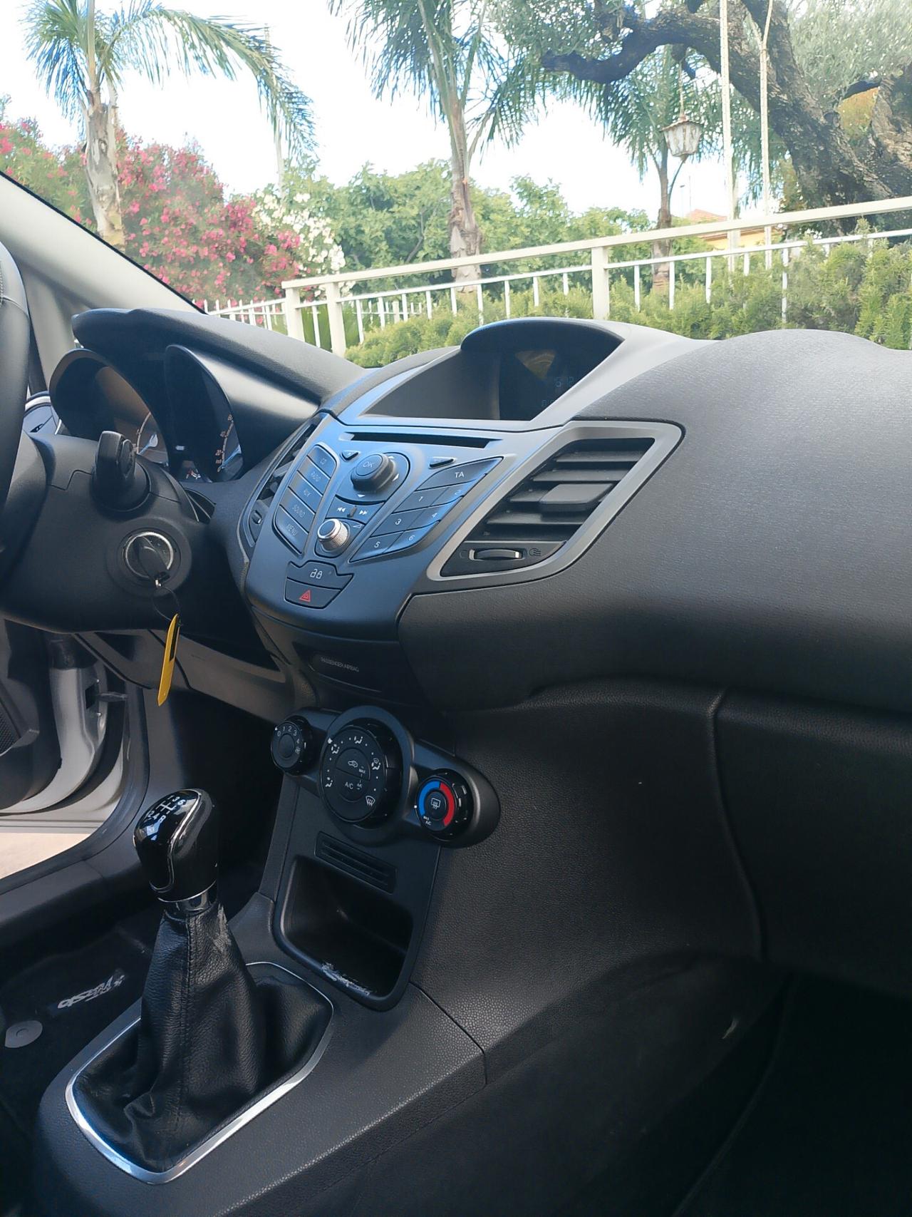 Ford Fiesta 1.5 TDCi 75CV 5 porte