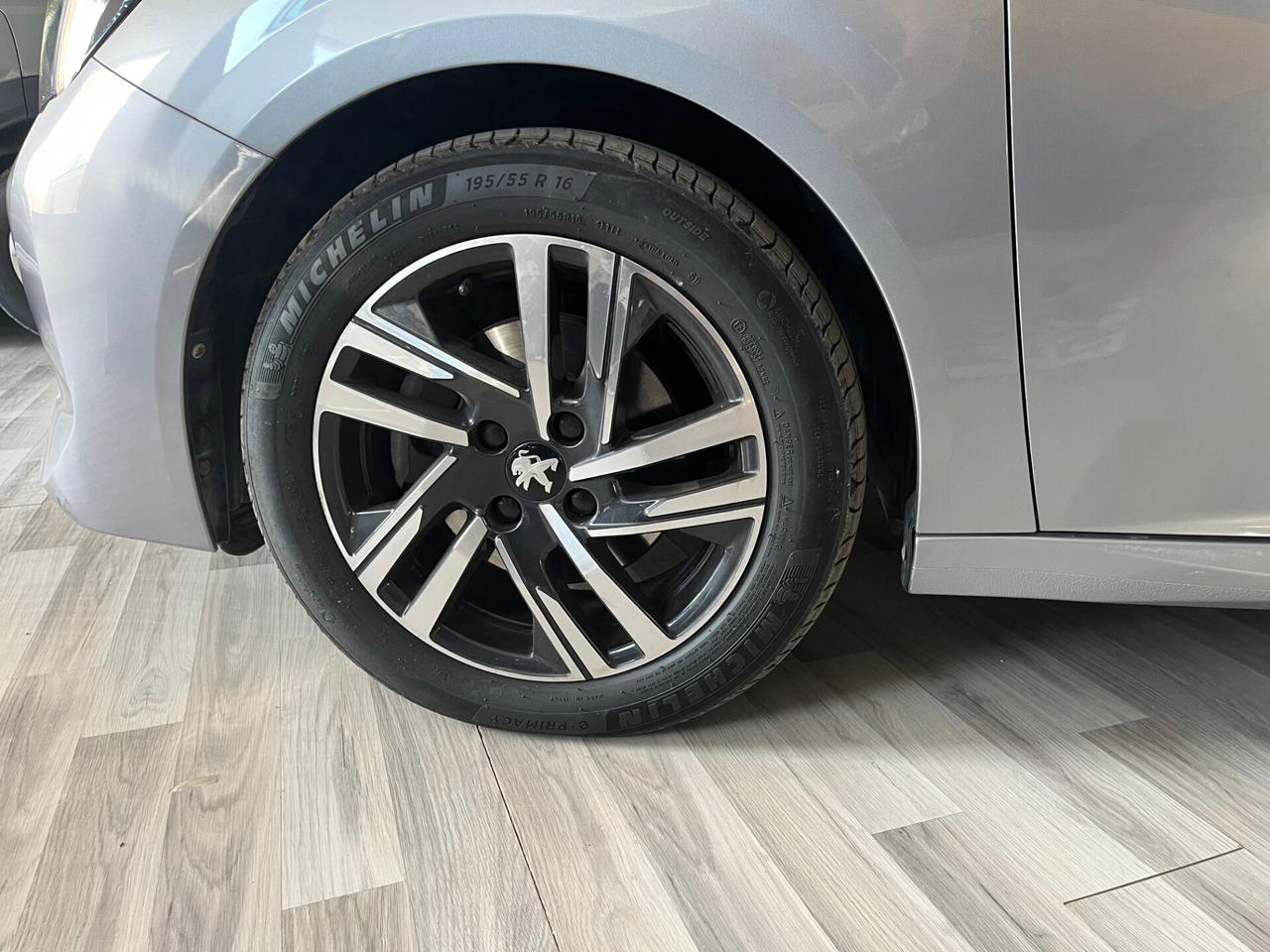 Peugeot 208 PureTech 100 Stop&Start 5 porte Allure