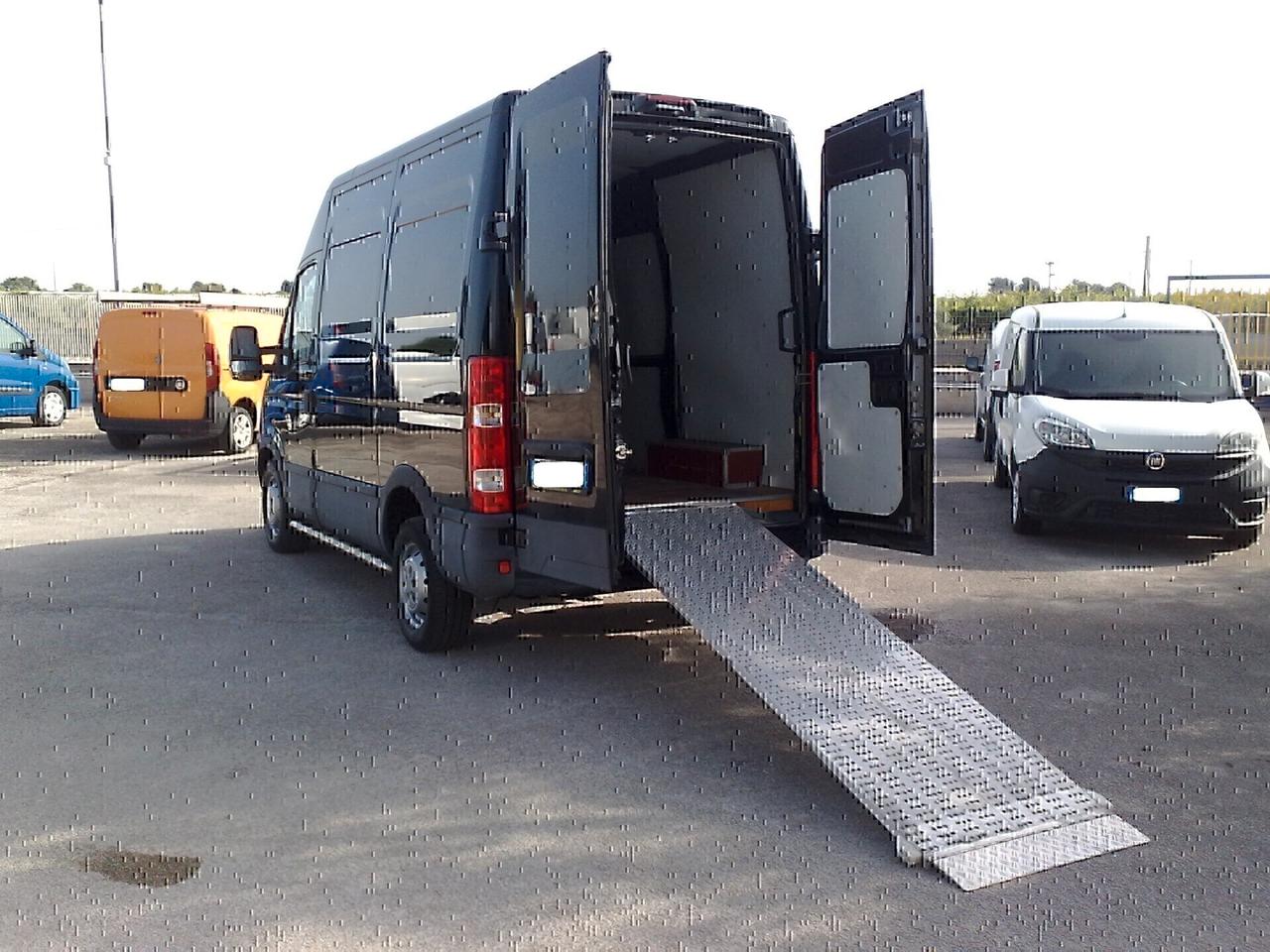 Iveco Daily 35s13 Autoveicolo uso speciale Officina Mobile con Rampa Posteriore