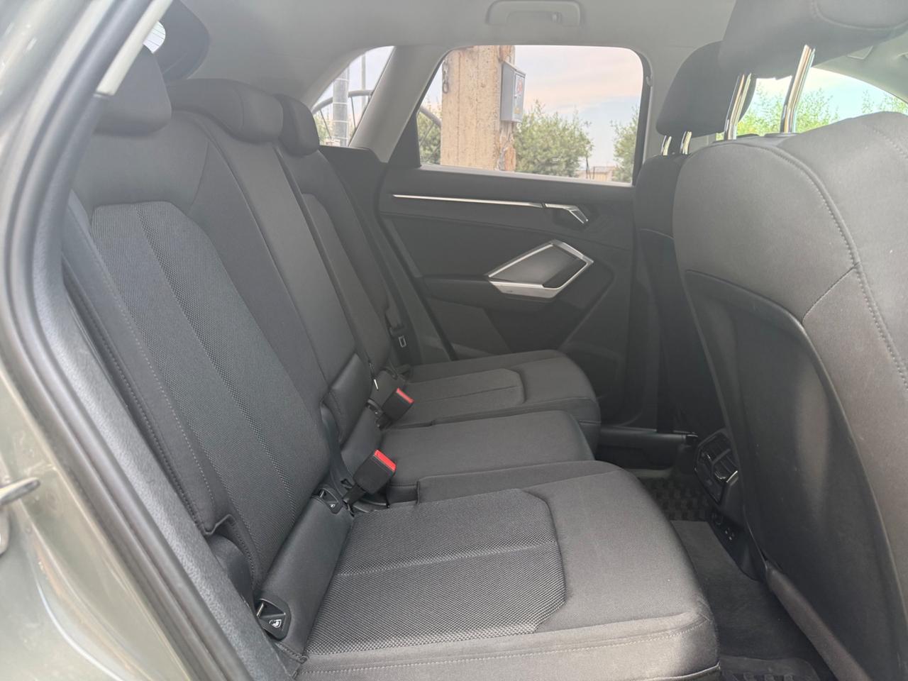 Audi Q3 35 TDI S tronic Business Advanced