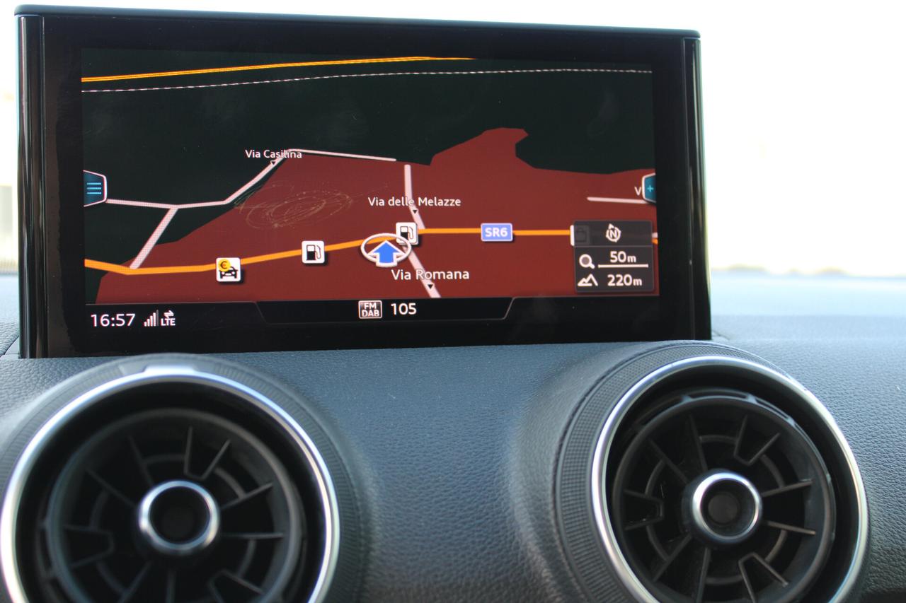 Audi Q2 30 TDI S tronic Business