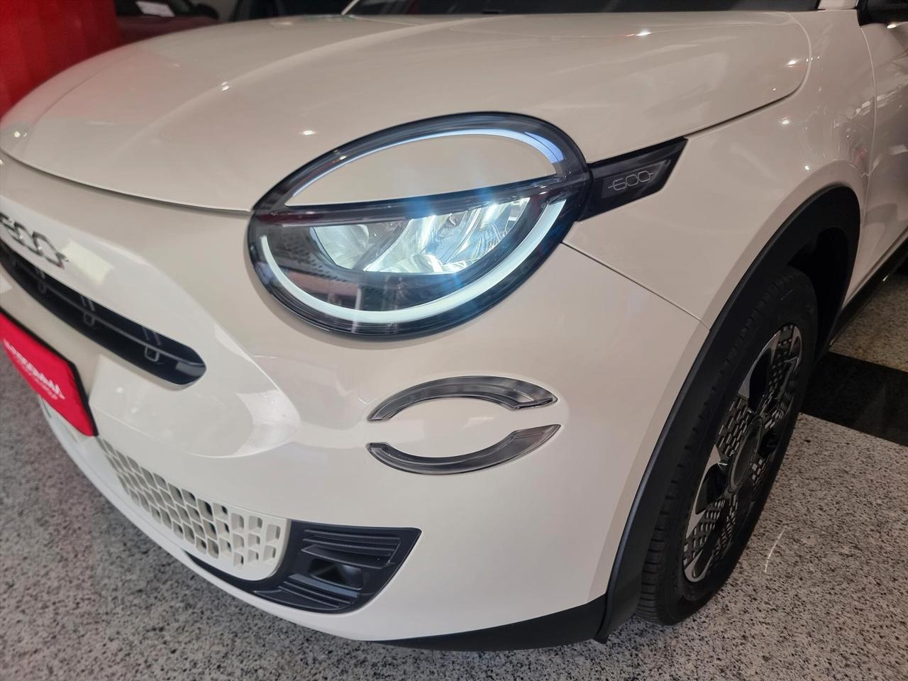 Fiat 600 Hybrid 110 CV DCT MHEV Business