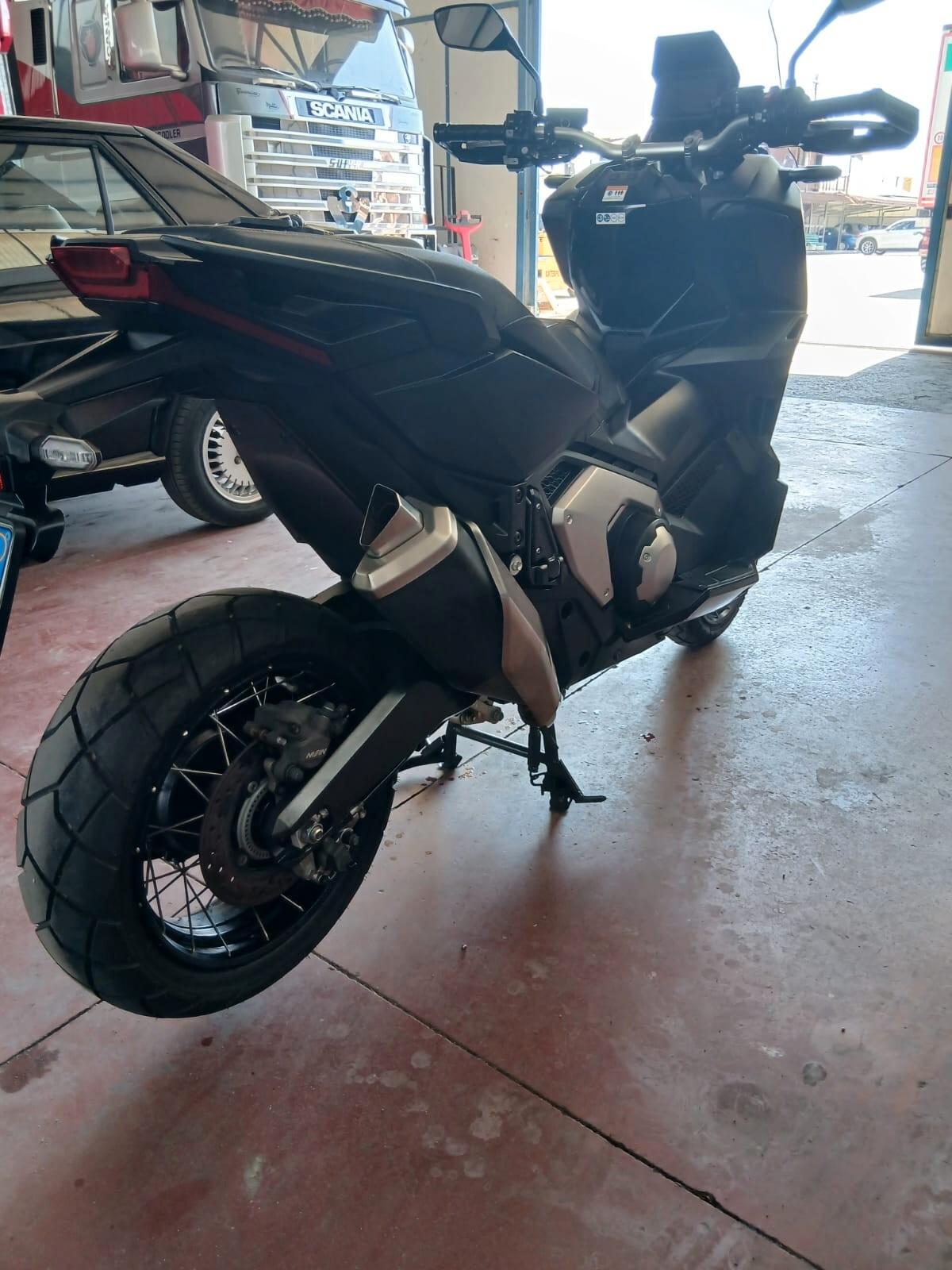 Honda X-ADV 750