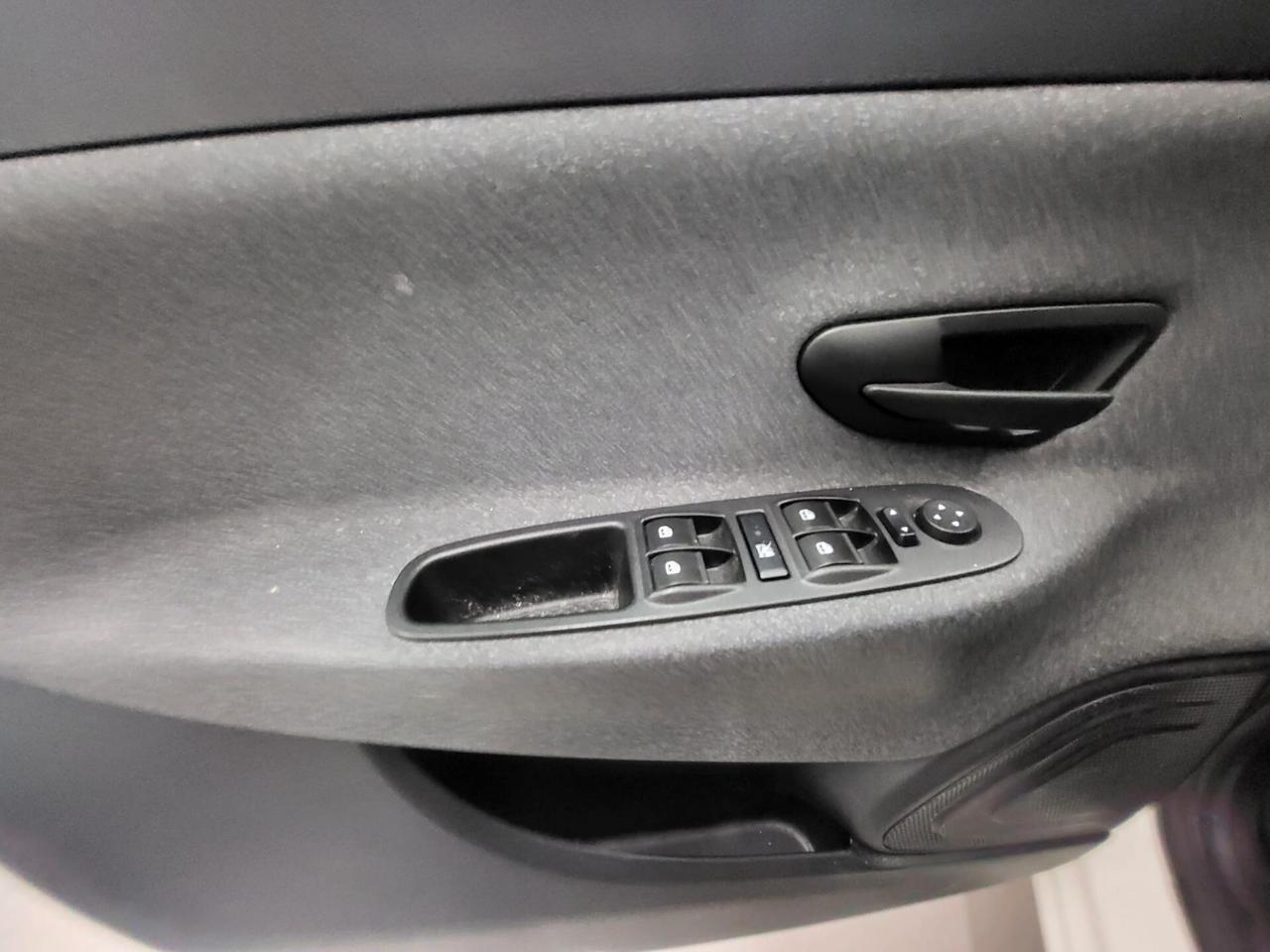 Lancia Ypsilon 1.0 FireFly 5 porte S&S Hybrid Ecochic A. Ferretti